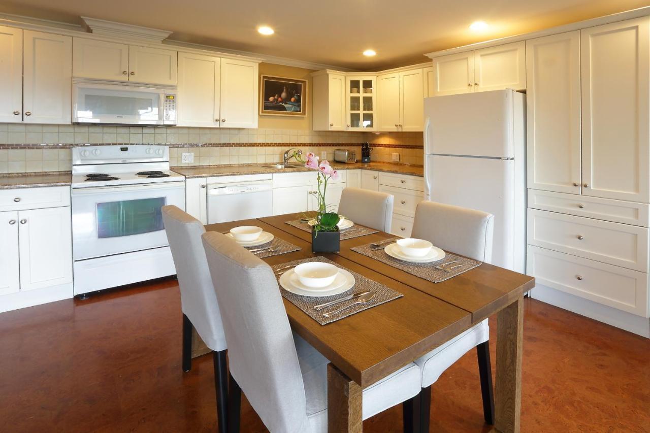 Lovely J Home -Stunning River View Cozy Two Bedroom Private Suite New Westminster Exterior foto