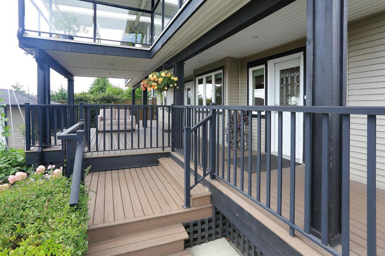 Lovely J Home -Stunning River View Cozy Two Bedroom Private Suite New Westminster Exterior foto