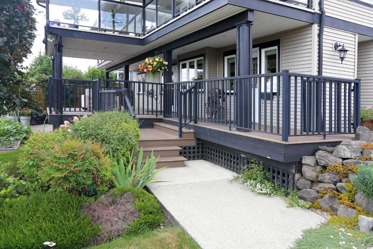 Lovely J Home -Stunning River View Cozy Two Bedroom Private Suite New Westminster Exterior foto