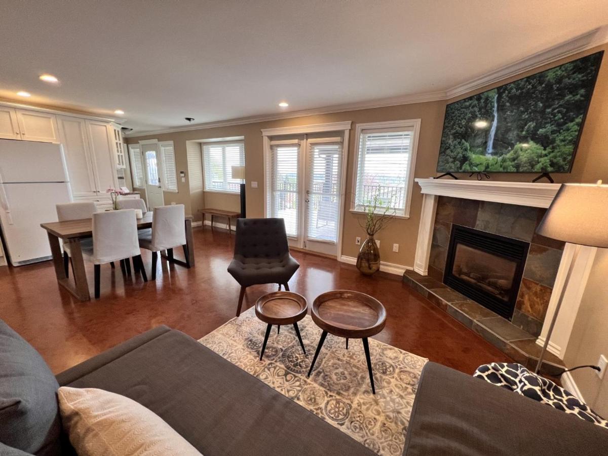 Lovely J Home -Stunning River View Cozy Two Bedroom Private Suite New Westminster Exterior foto